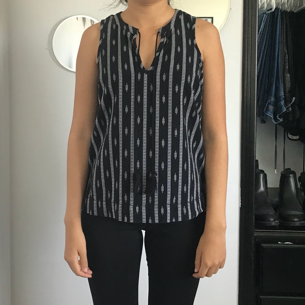 Old navy print sleeveless blouse